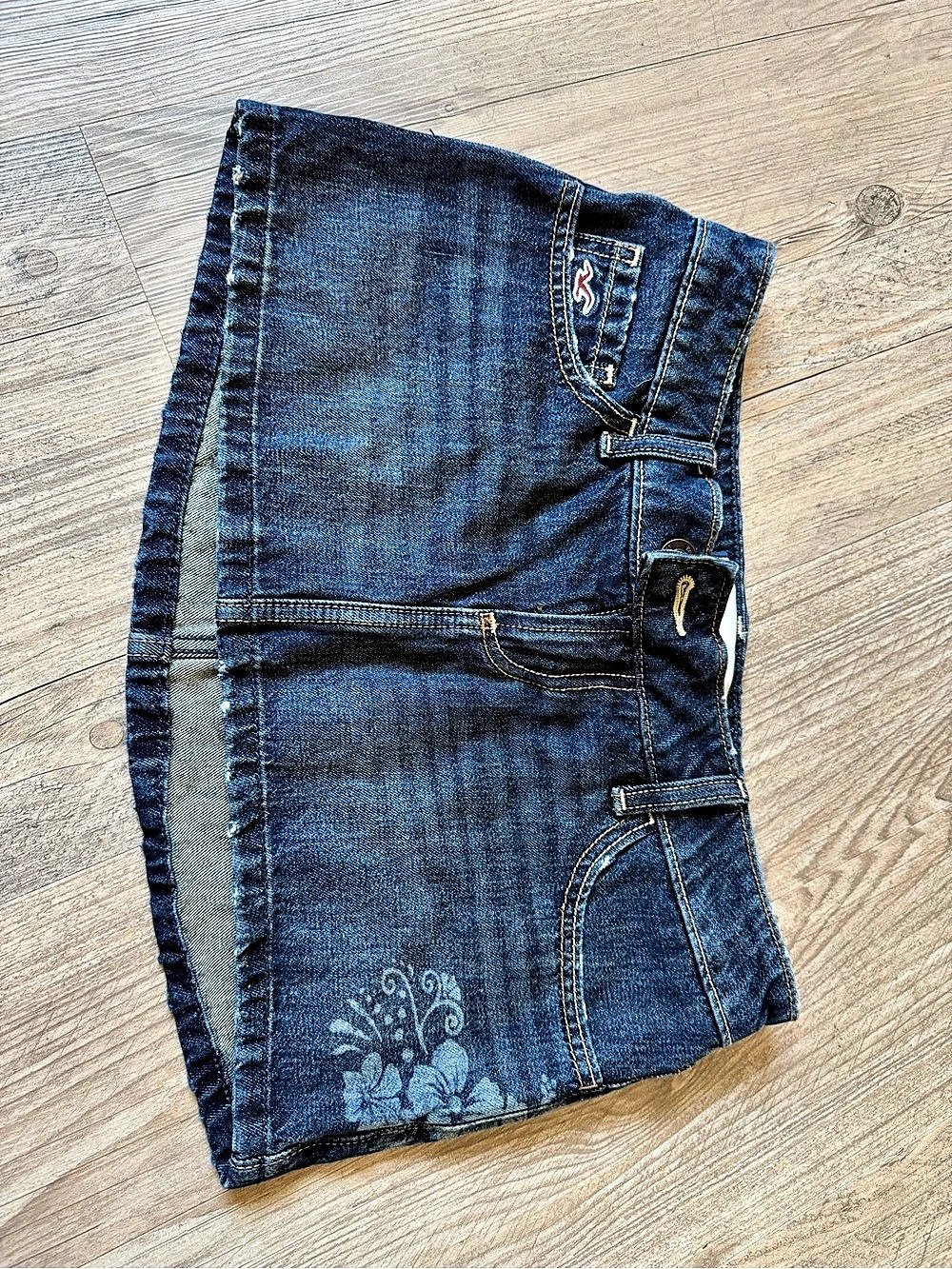 NWOT Hollister Low-Rise Denim Micro Mini Skirt skort dark wash blue Size 2